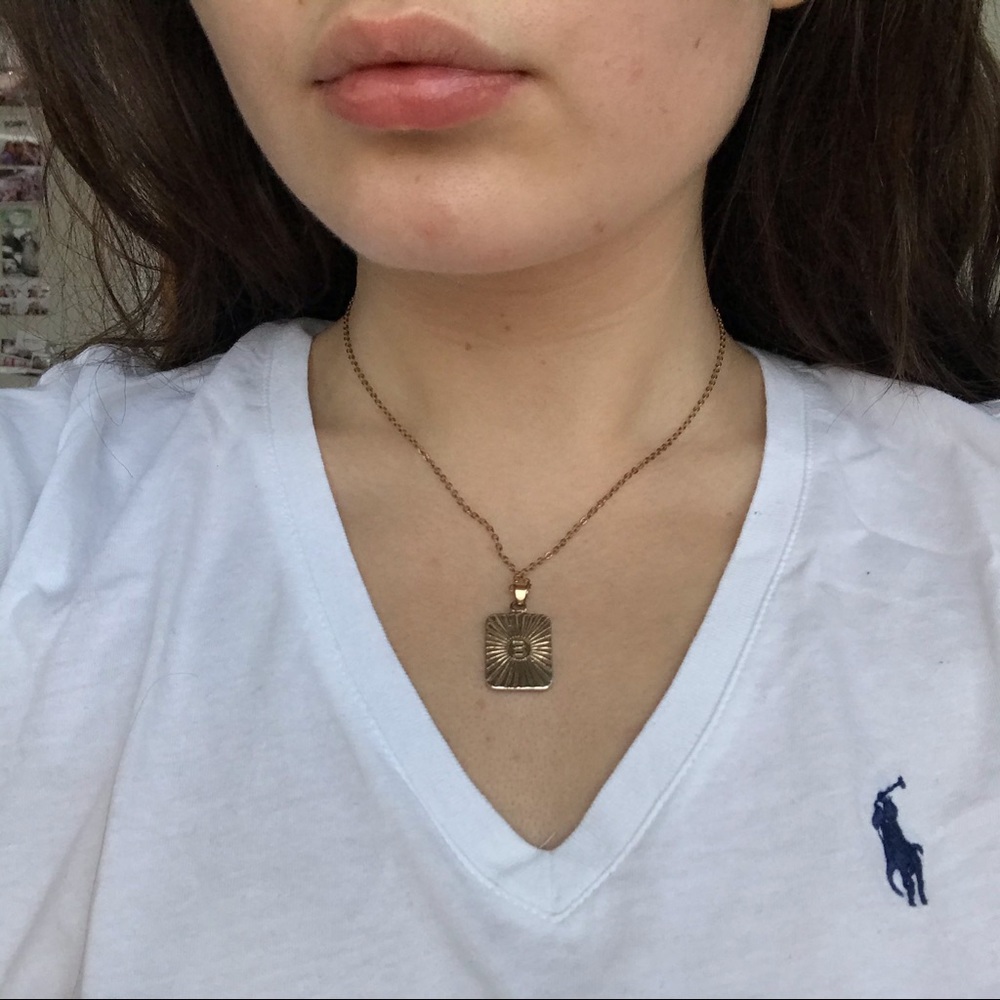 B necklace - Picture 2 of 4